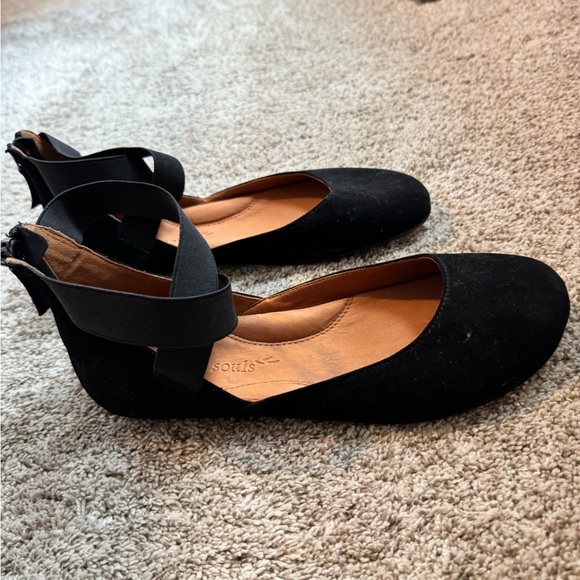 Woman’s flats - Picture 4 of 8